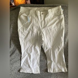 Nwt Croft & Barrow Mid rise Capri Sz 18